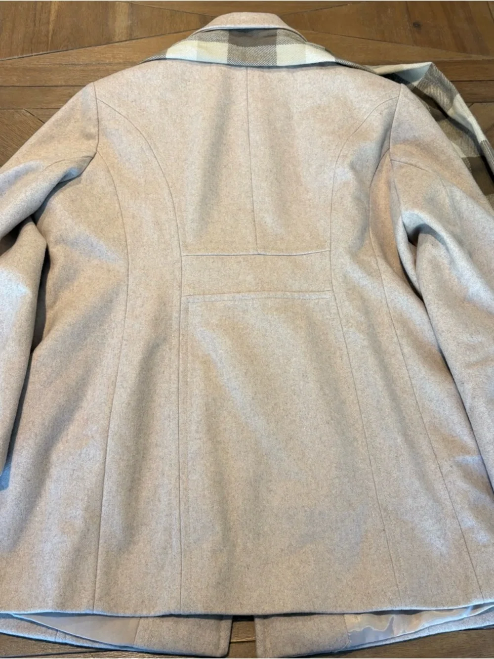 London Fog Peacoat Women’s Size XL, Beige, With Scarf. - Picture 7 of 7